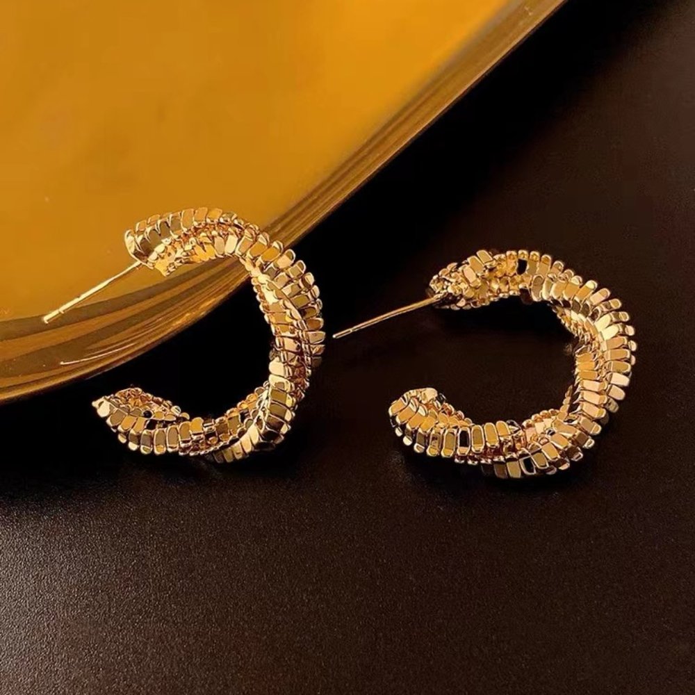 Metal unique wrap c earrings